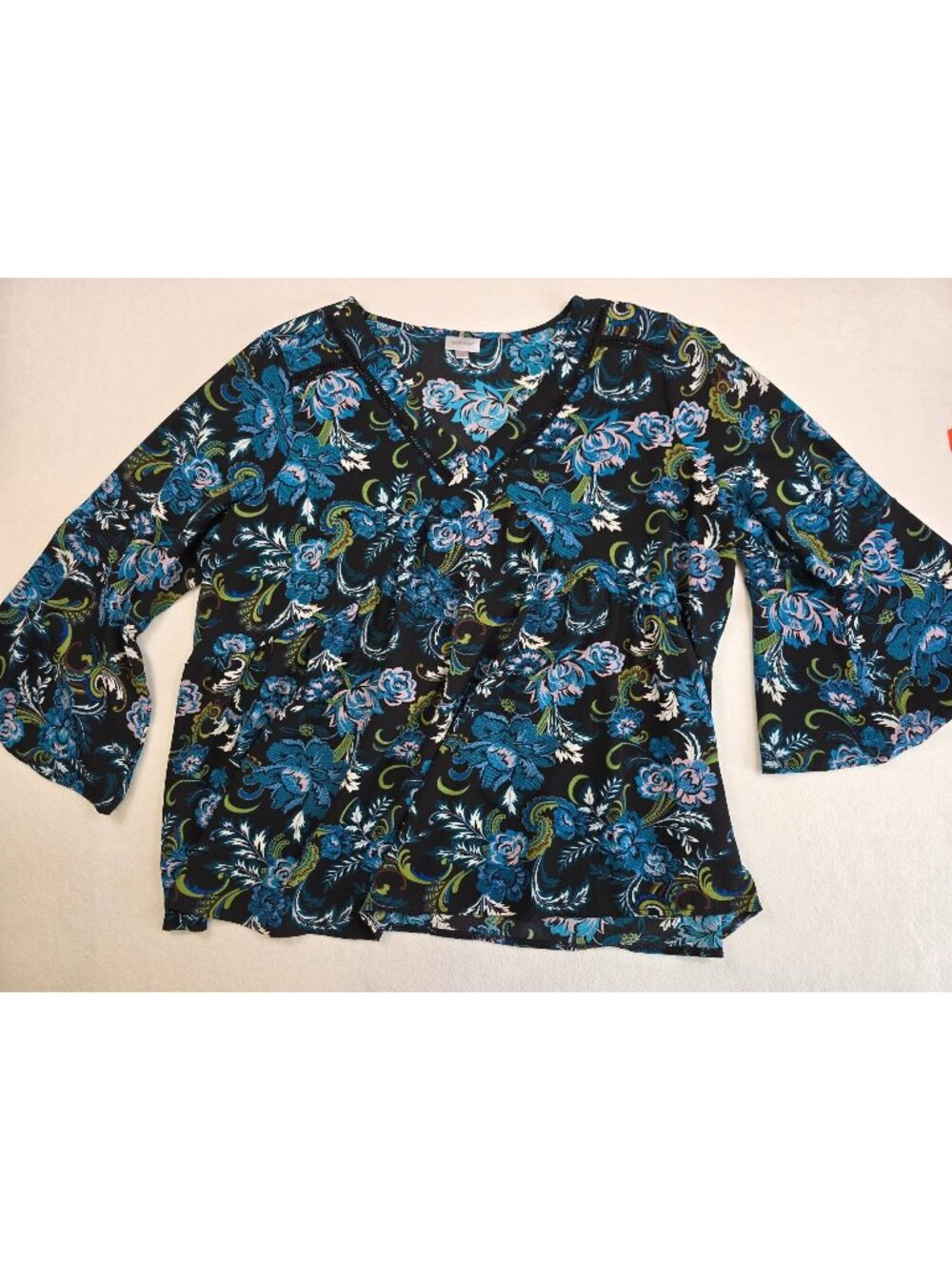 Avenue Womens 22/24 Black Floral Bell Sleeve Top